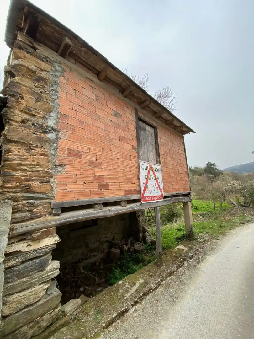 Vista exterior de Casa o chalet en venta en Sobrado (León) con Balcón