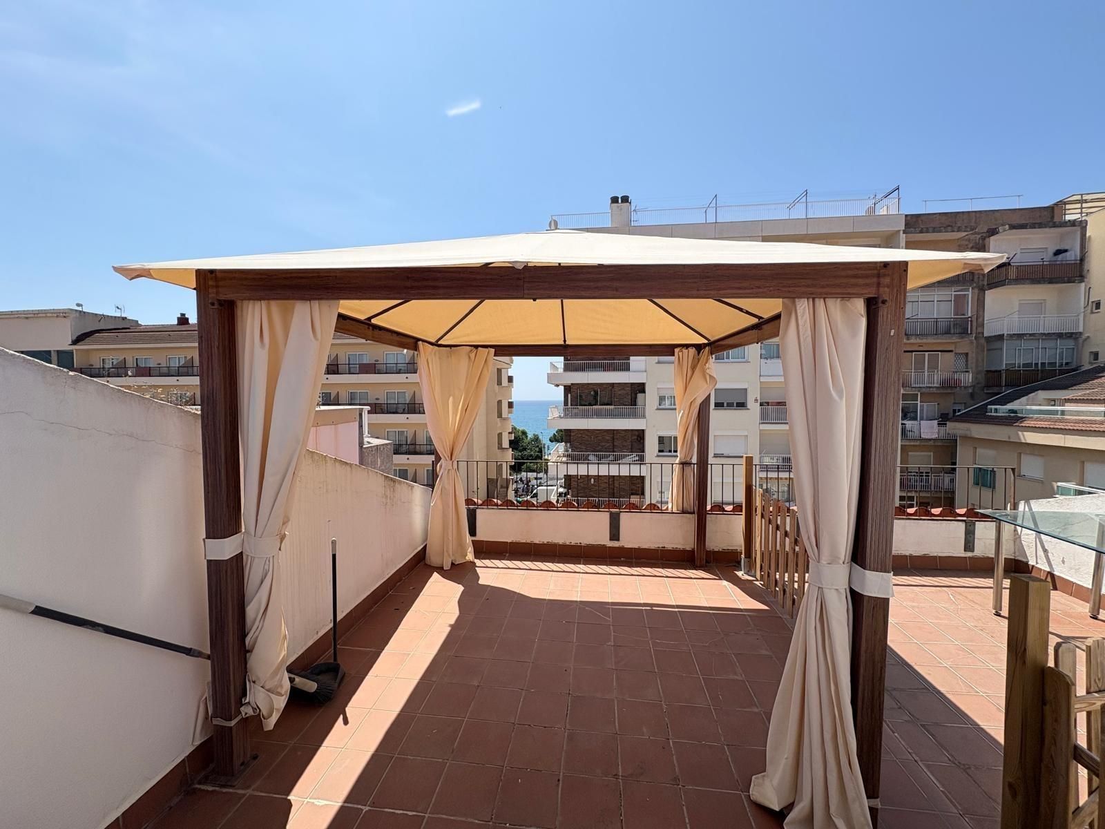 Duplex for sale in Calle de Tarragona, Centre  , Pineda de Mar