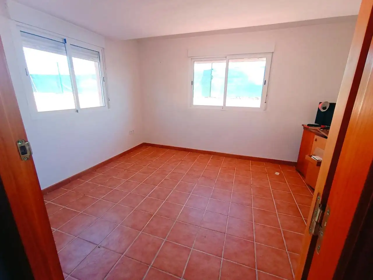 Dormitori de Casa o xalet en venda en Oliva amb Aire condicionat, Jardí privat i Terrassa