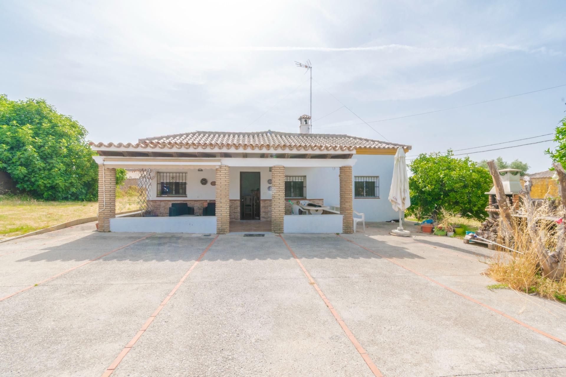 Exterior view of House or chalet for sale in Chiclana de la Frontera  with Private garden and Swimming Pool