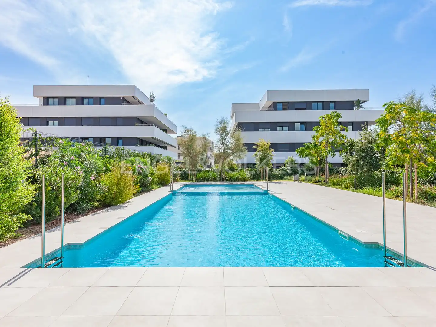 Schwimmbecken von Wohnungen zur Miete in Sitges mit Klimaanlage, Heizung und Privatgarten