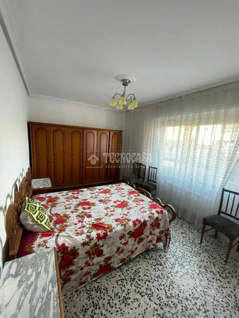 Dormitori de Pis de lloguer en Palencia Capital amb Balcó