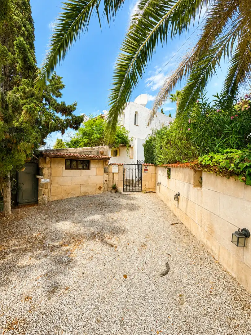 Detached house with terrace for sale in Carrer Baixada al Port 8, imagen 4