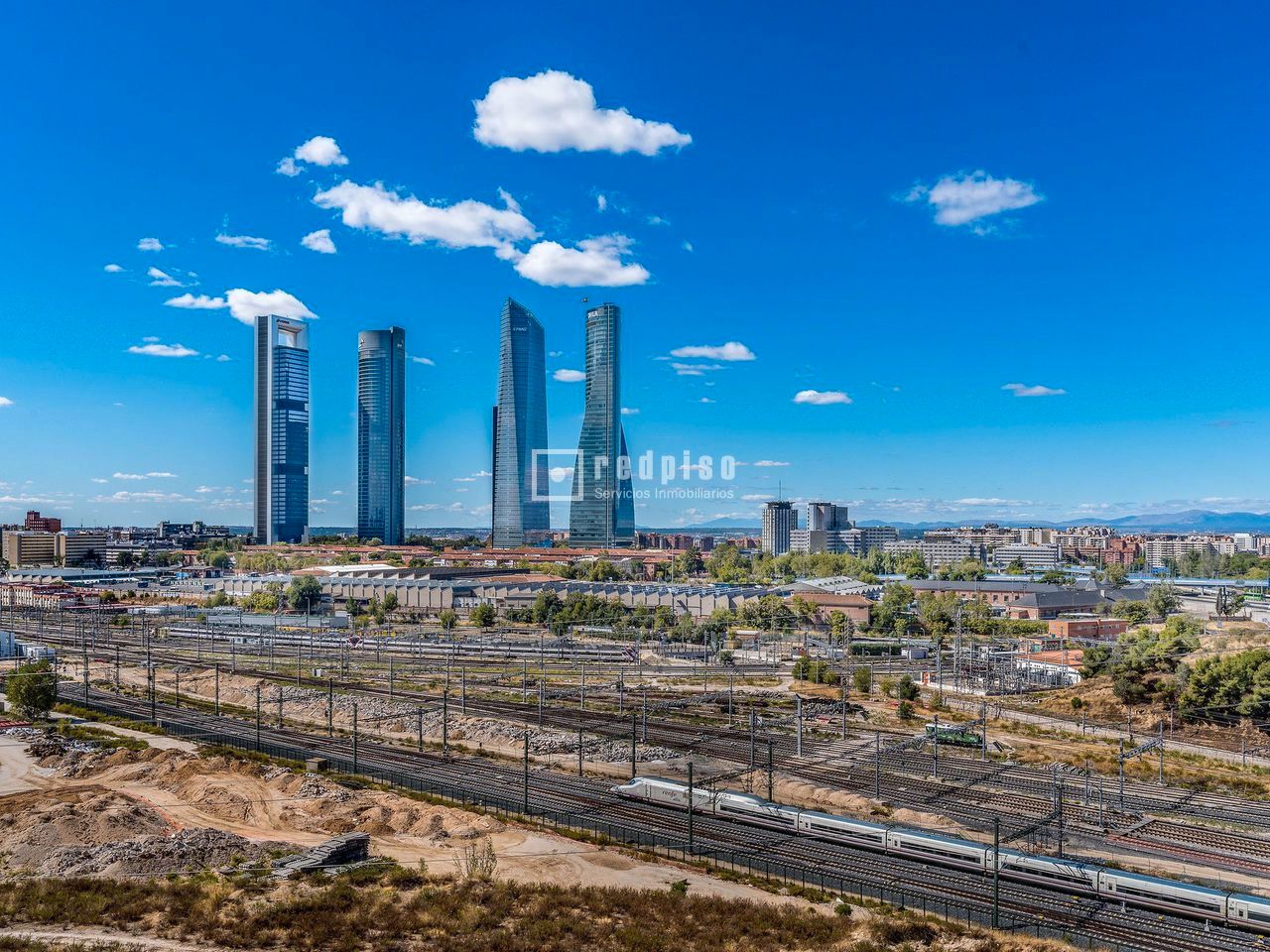 Vista exterior de Àtic de lloguer en  Madrid Capital amb Aire condicionat, Calefacció i Terrassa
