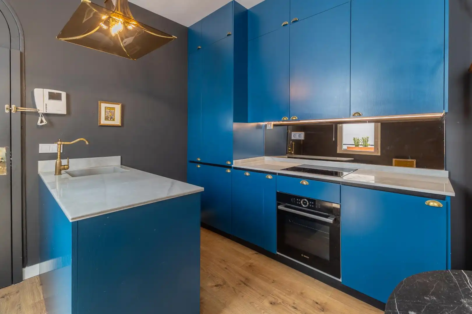 Cuina de Apartament de lloguer en Madrid amb Aire condicionat, Calefacció i Moblat