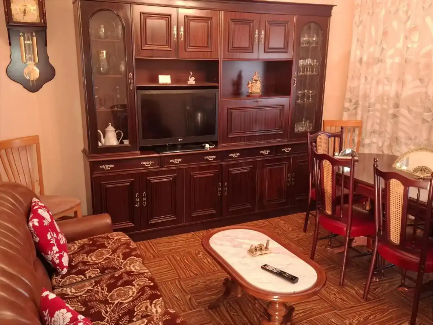 Sala de estar de Piso en venta en Bustillo del Páramo con Parquet, Trastero y Amueblado