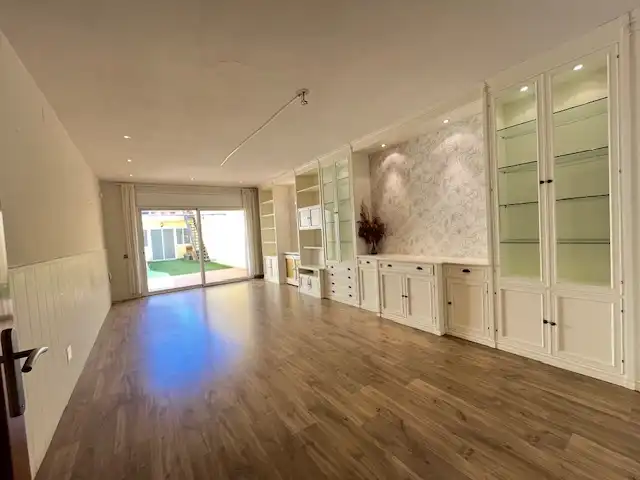Sala de estar de Casa o chalet en venta en Sabadell con Calefacción, Parquet y Alarma