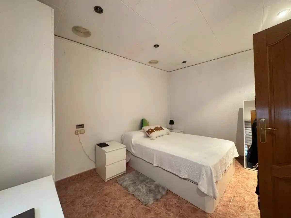 Bedroom of Flat for sale in Tavernes de la Valldigna  with Air Conditioner and Storage room