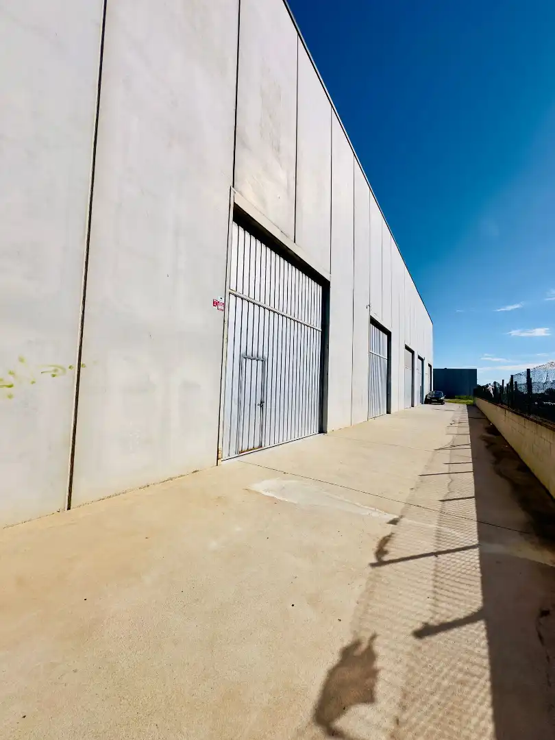 Vista exterior de Nave industrial en venta en Torroella de Montgrí con Calefacción y Alarma