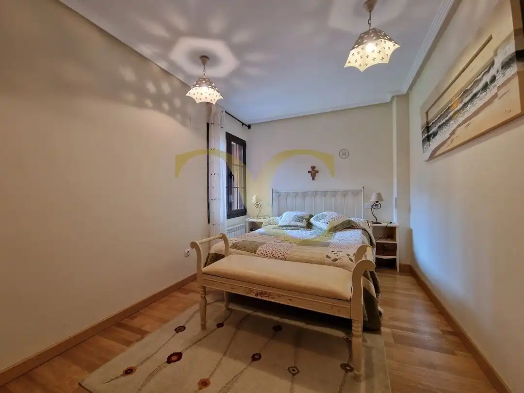 Habitación de Piso en venta en Llanes con Calefacción, Terraza y Amueblado