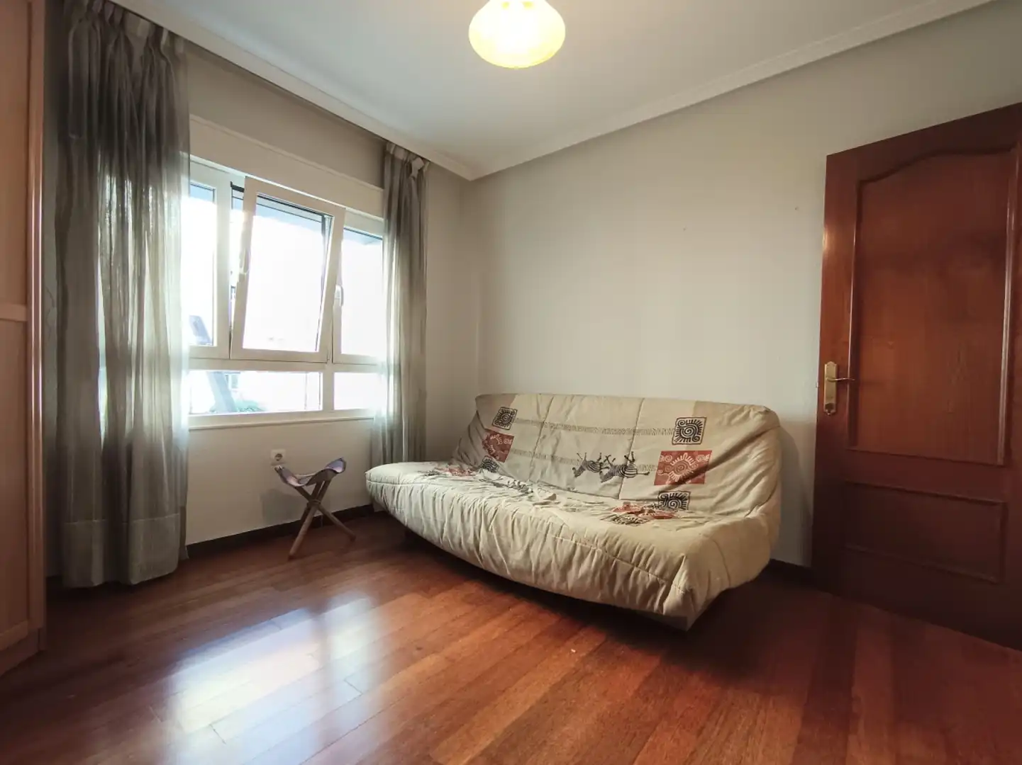 Flat for rent in Gijón - Avda. Constitución, Barrio del Centro