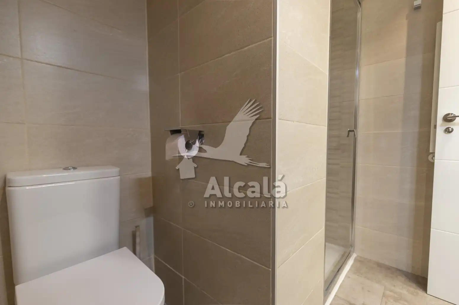 Bany de Pis en venda en Azuqueca de Henares amb Aire condicionat, Calefacció i Terrassa