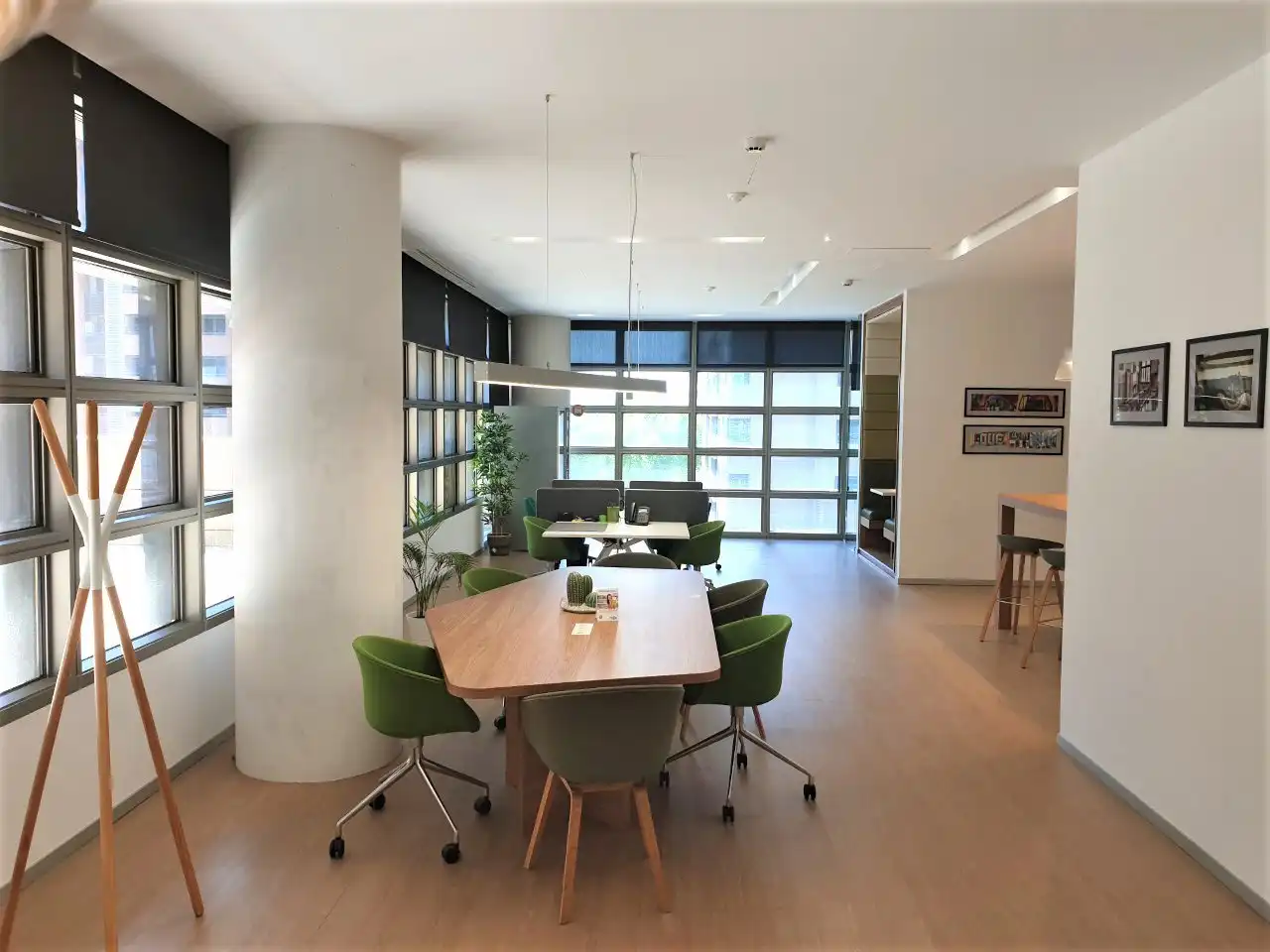 Büro zur Miete in Zaragoza mit Klimaanlage, Heizung und Möbliert