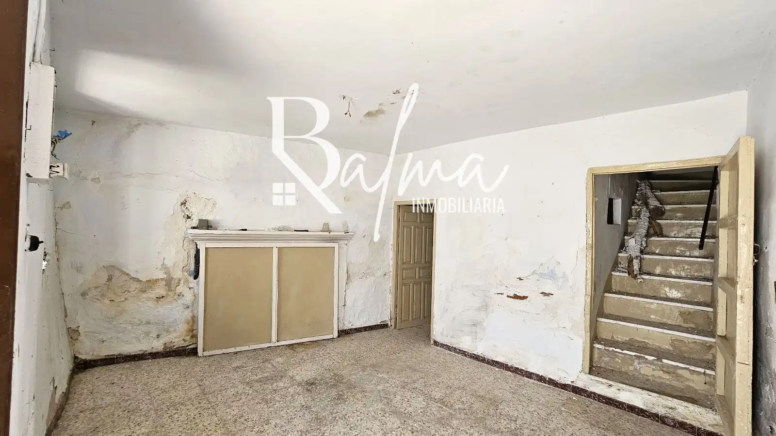 Casa adosada en venta en Alfarnate
