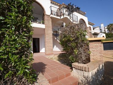 Erdgeschosswohnung mit Pool zum Verkauf in Las Salinas