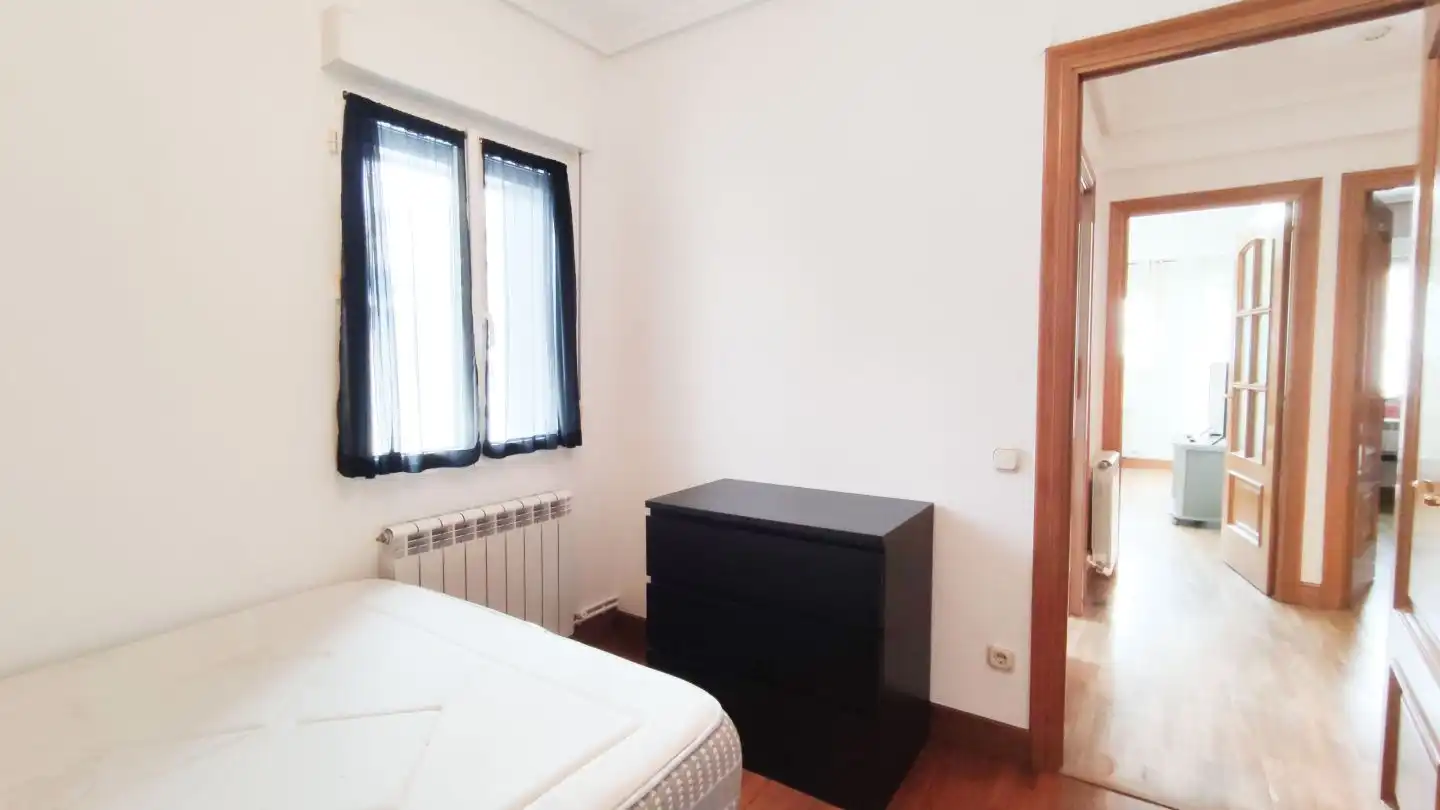 Dormitori de Apartament de lloguer en Donostia - San Sebastián  amb Calefacció i Balcó