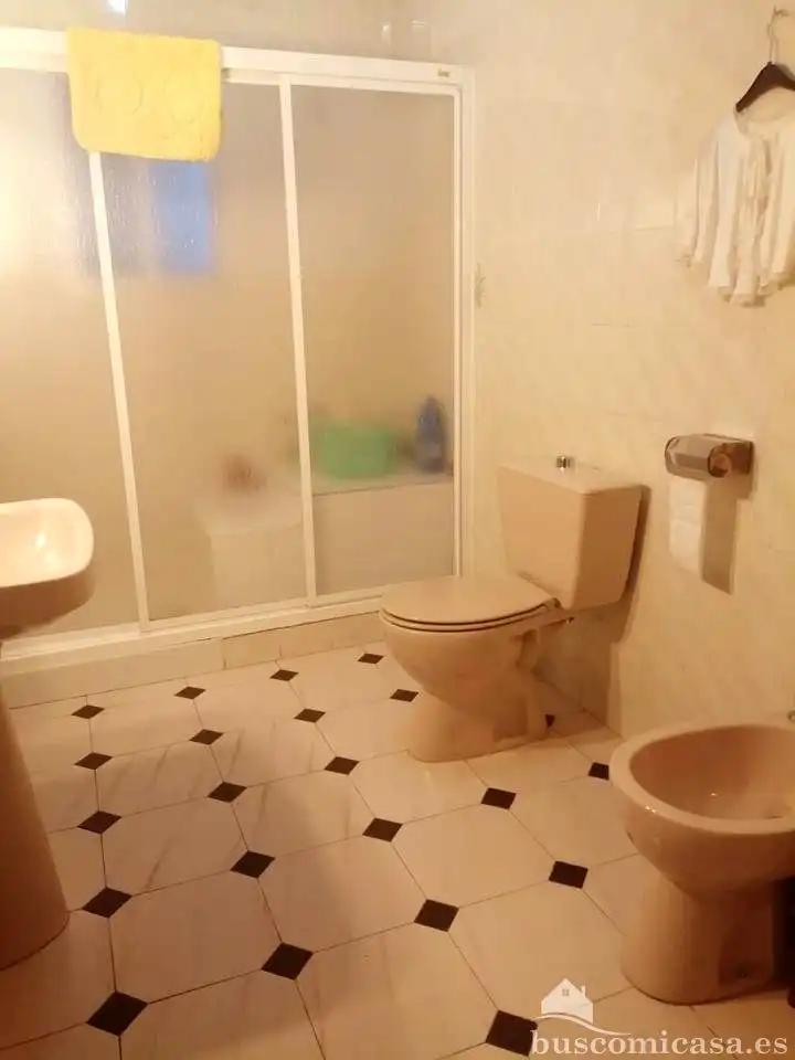 Baño de Casa o chalet en venta en Torreblascopedro con Aire acondicionado, Jardín privado y Terraza