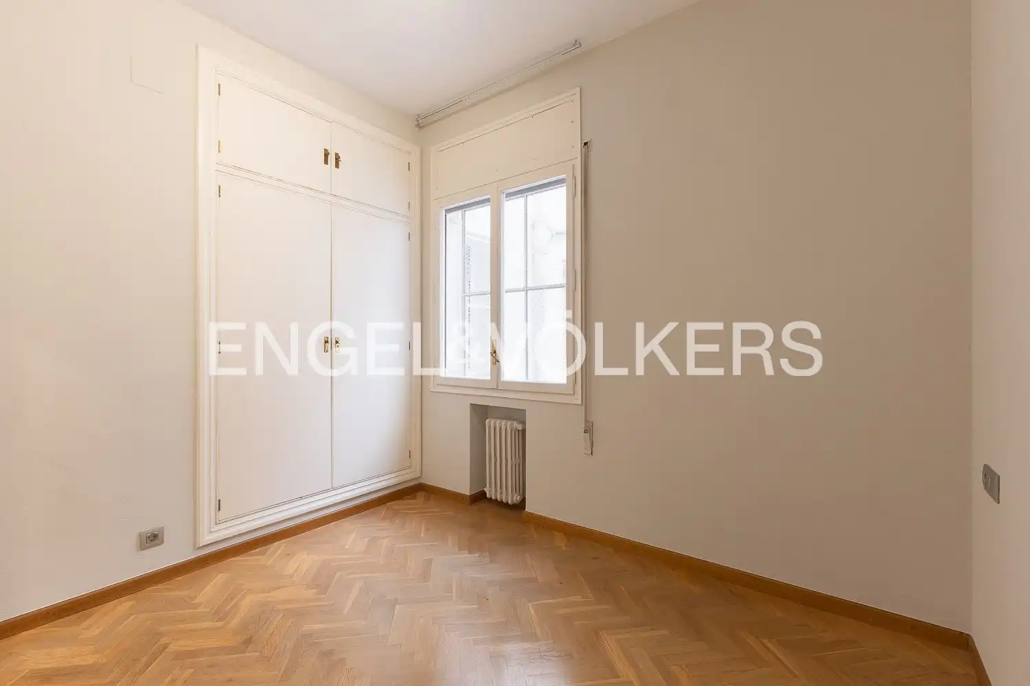 Schlafzimmer von Wohnung zur Miete in Valencia mit Klimaanlage, Heizung und Parkett