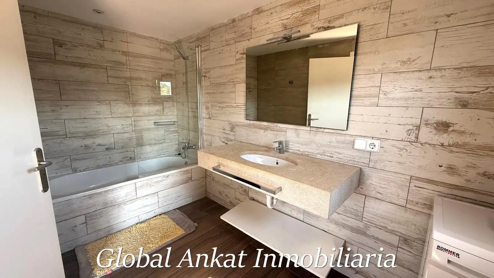 Baño de Apartamento de alquiler en Felanitx con Aire acondicionado, Terraza y Amueblado