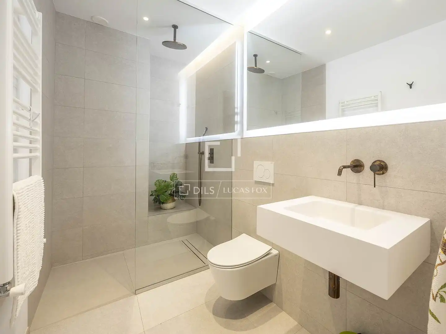 Baño de Piso en venta en Valencia con Aire acondicionado, Calefacción y Parquet