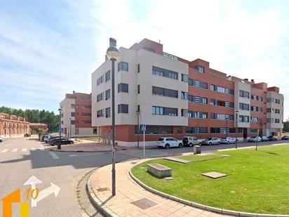 Vista exterior de Àtic en venda en Burgos Capital amb Terrassa