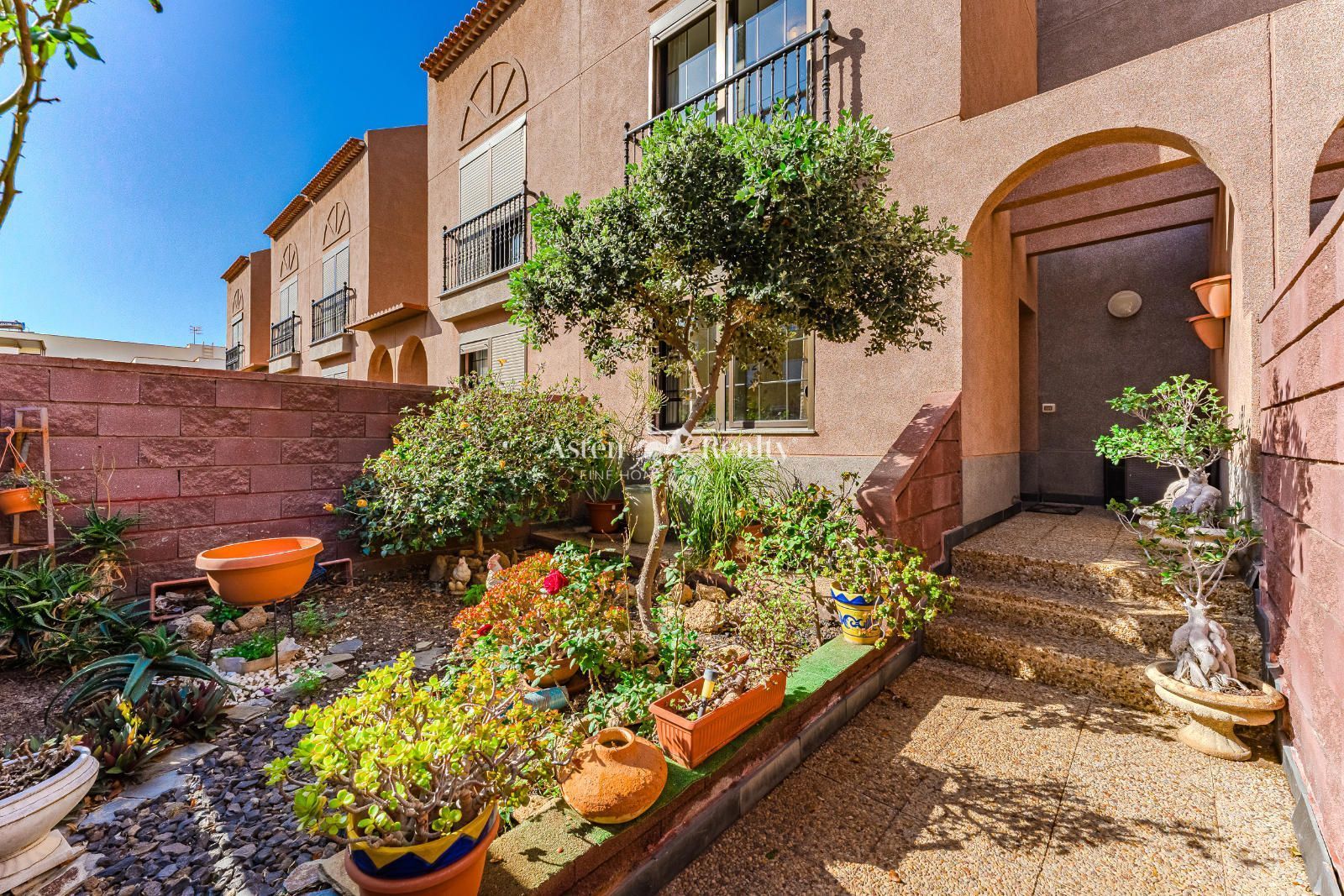 Exterior view of Single-family semi-detached for sale in Granadilla de Abona  with Air Conditioner, Heating and Terrace