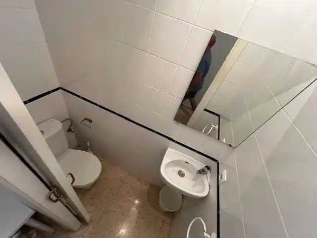 Badezimmer von Wohnung zur Miete in Sevilla mit Klimaanlage, Terrasse und Möbliert