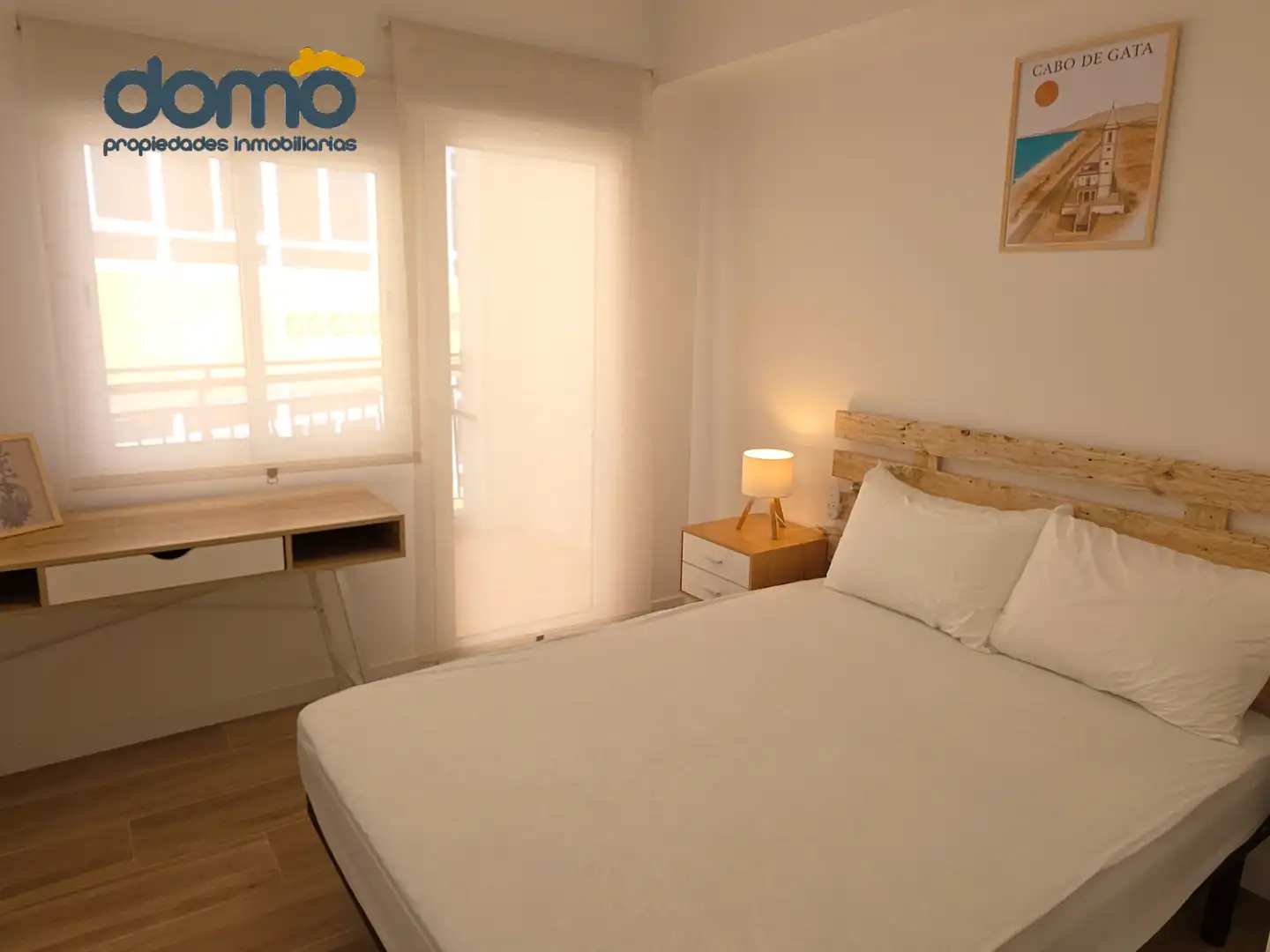 Dormitori de Pis per a compartir en Almería amb Aire condicionat, Moblat i Forn