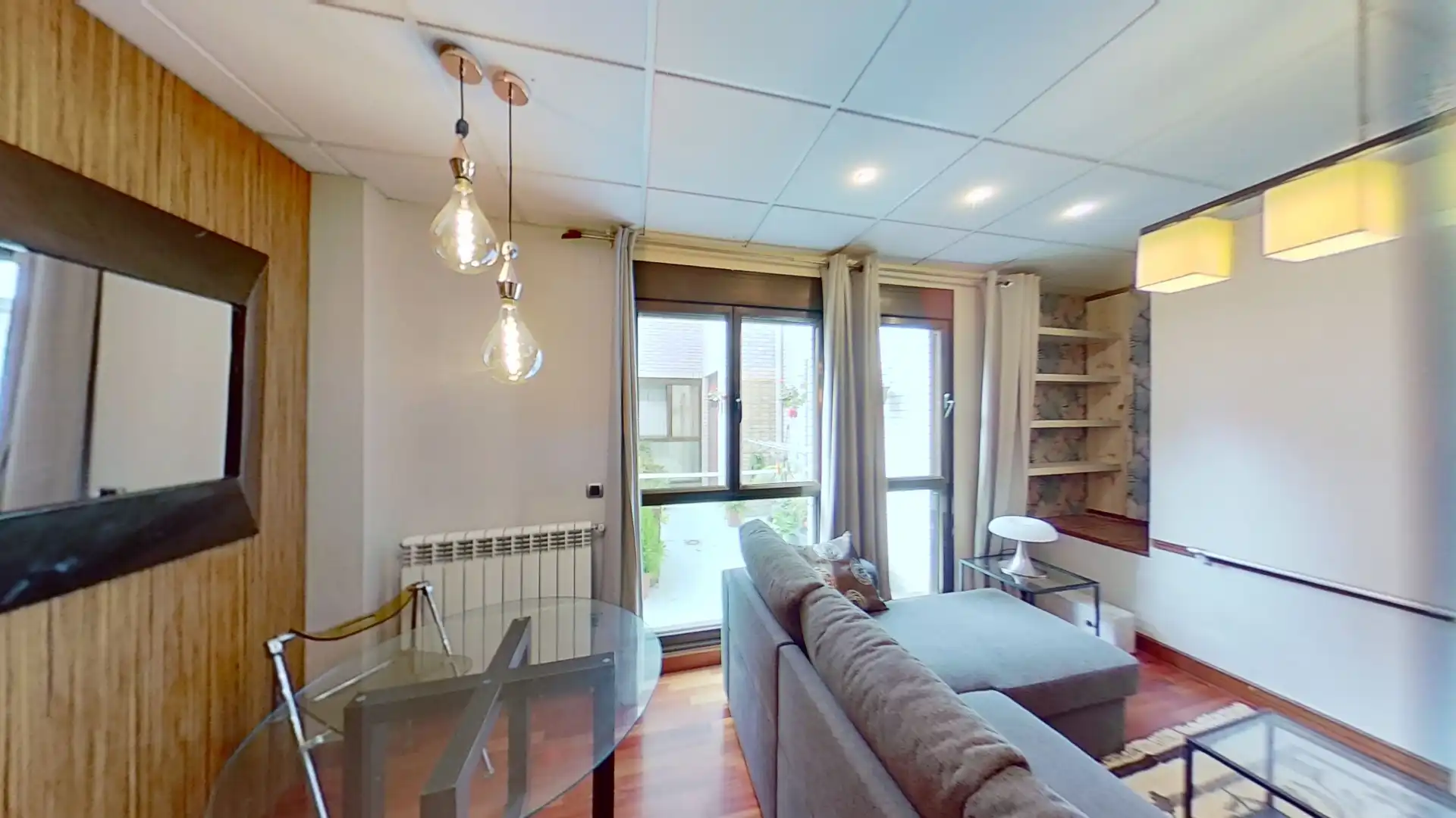 Sala d'estar de Pis de lloguer en Gijón  amb Calefacció, Parquet i Moblat