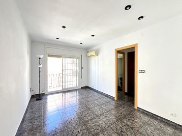 Piso con balcón en venta en Els Molins