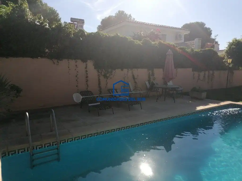 Swimming pool of Houses for rent in El Puerto de Santa María  with Air Conditioner, Private garden and Swimming Pool
