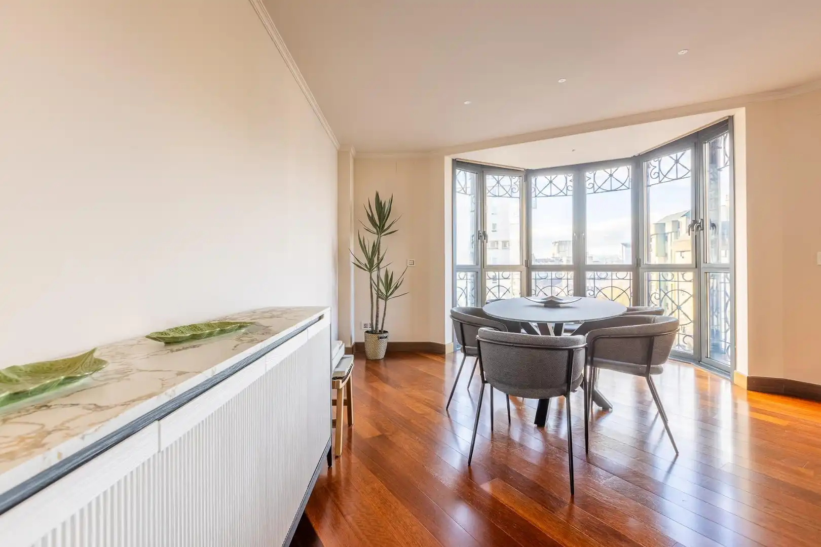 Comedor de Piso en venta en A Coruña Capital  con Calefacción, Jardín privado y Trastero