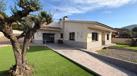 CASA DE ALQUILER EN MARTORELLES CON JARDÍN, GARAJE Y 4 HABITACIONES