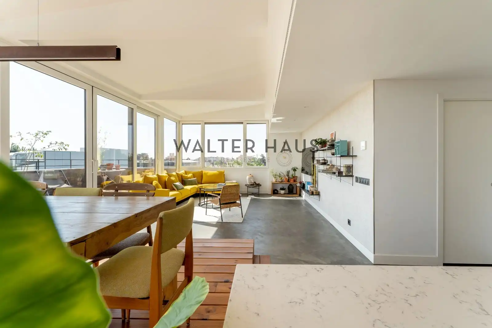 Living room of Flat for sale in Madrid  with Air Conditioner, Heating and Storage room