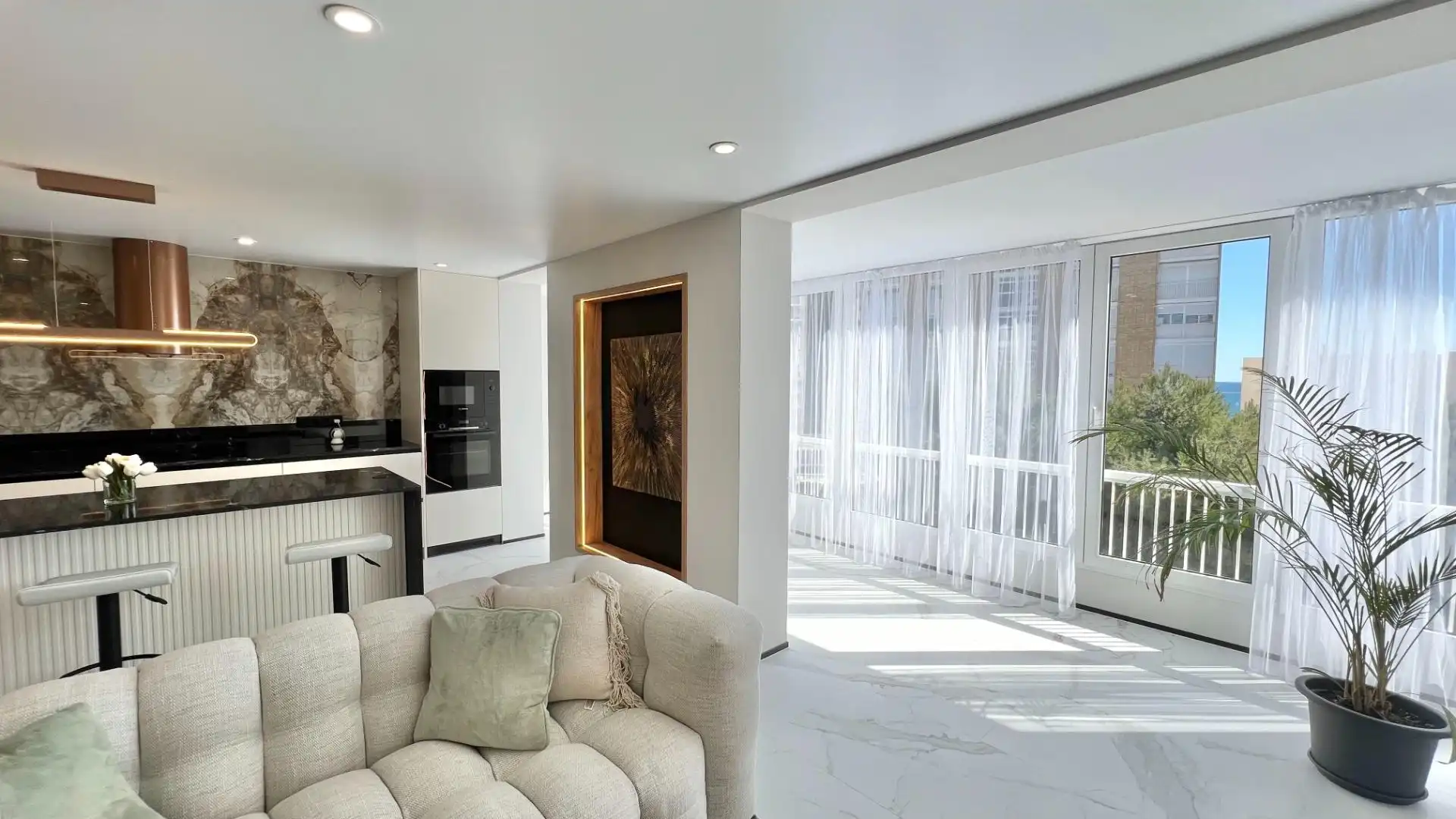 Sala d'estar de Pis en venda en Alicante / Alacant amb Aire condicionat, Jardí privat i Terrassa