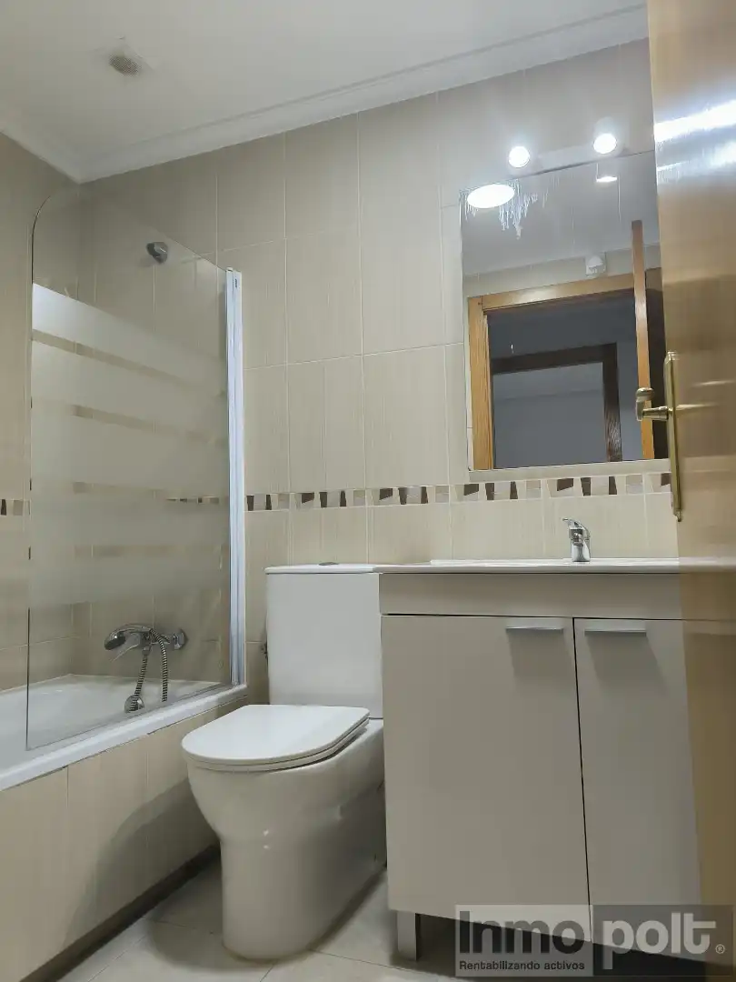 Baño de Piso de alquiler en Murcia