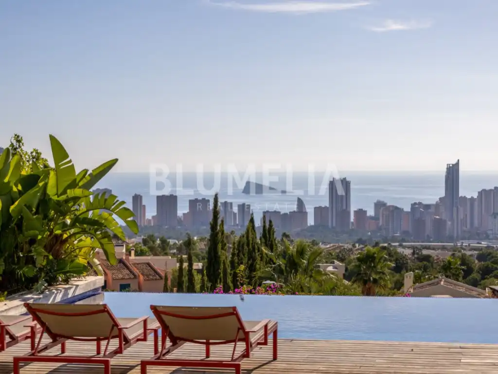 House with pool for sale in Calle Praga, imagen 3