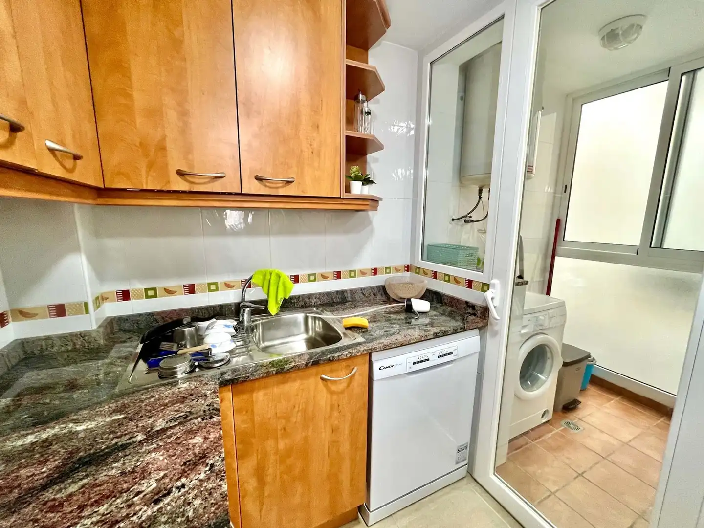 Küche von Wohnung zum Verkauf in Torreblanca mit Klimaanlage, Heizung und Schwimmbad