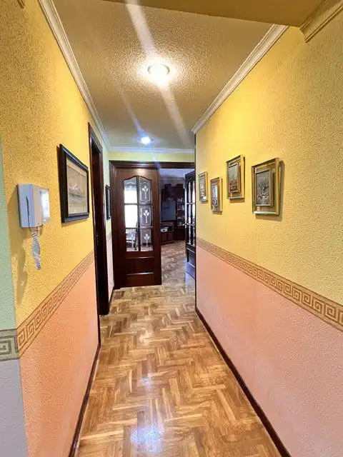 Wohnung zum Verkauf in Gijón  mit Heizung, Parkett und Terrasse