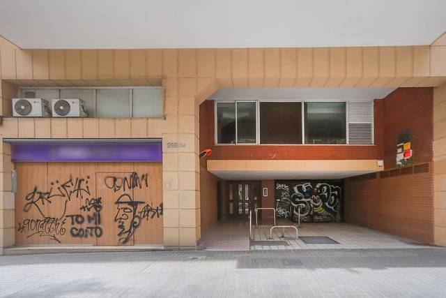 Local comercial en Venta en C/ Roger De Flor en El Camp d'en Grassot i Gràcia Nova