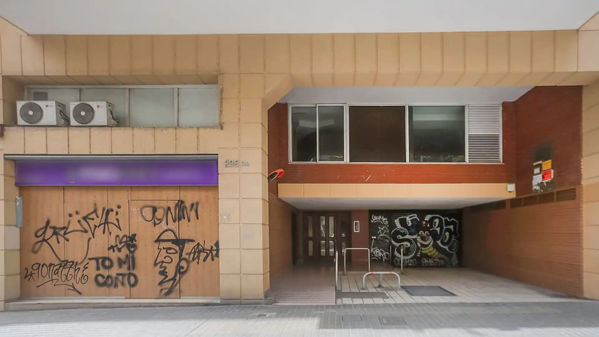 Premises for sale in C/ Roger De Flor, El Camp d'en Grassot i Gràcia Nova