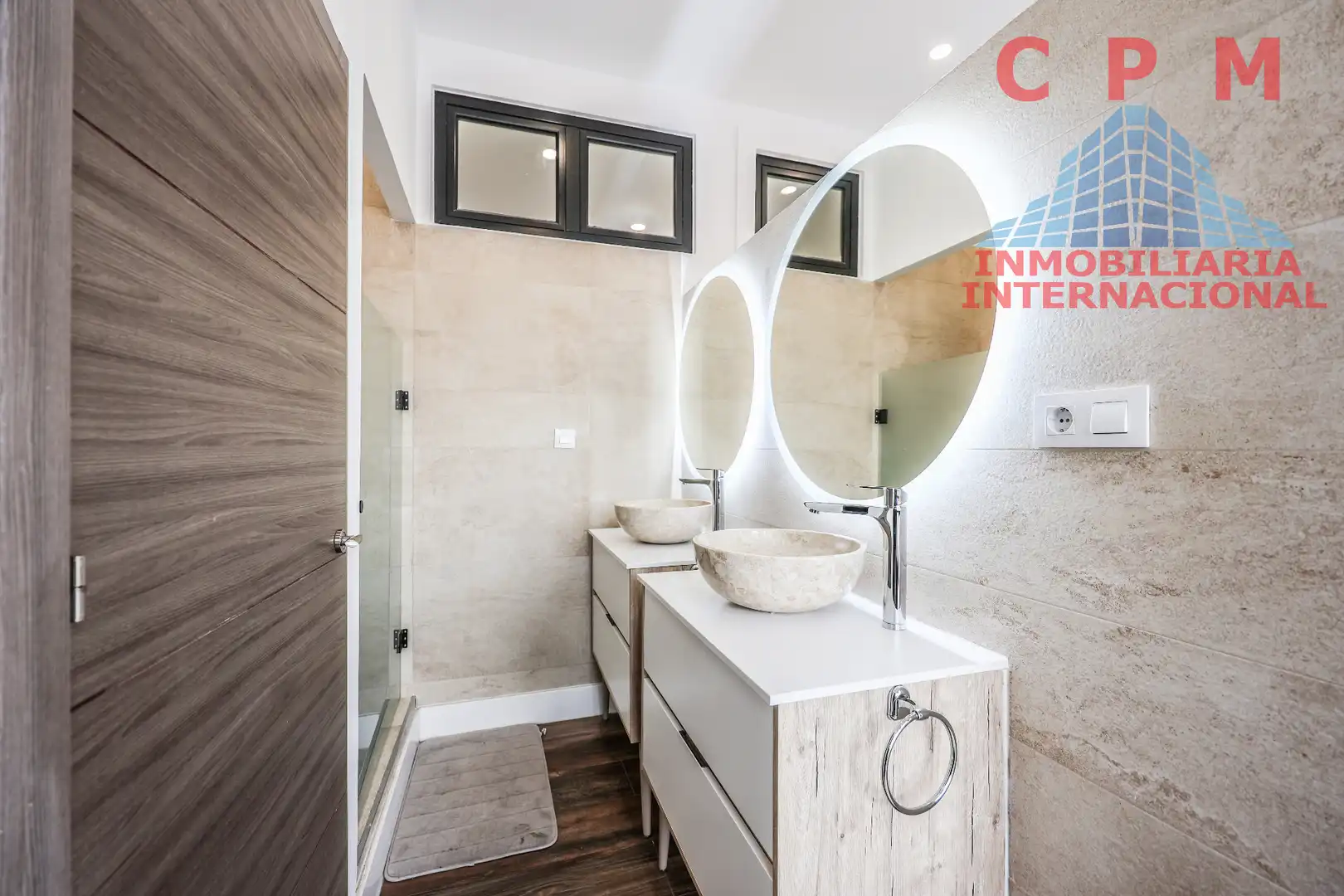 Bathroom of Flat for rent in Madrid  with Air Conditioner, Heating and Parquet flooring