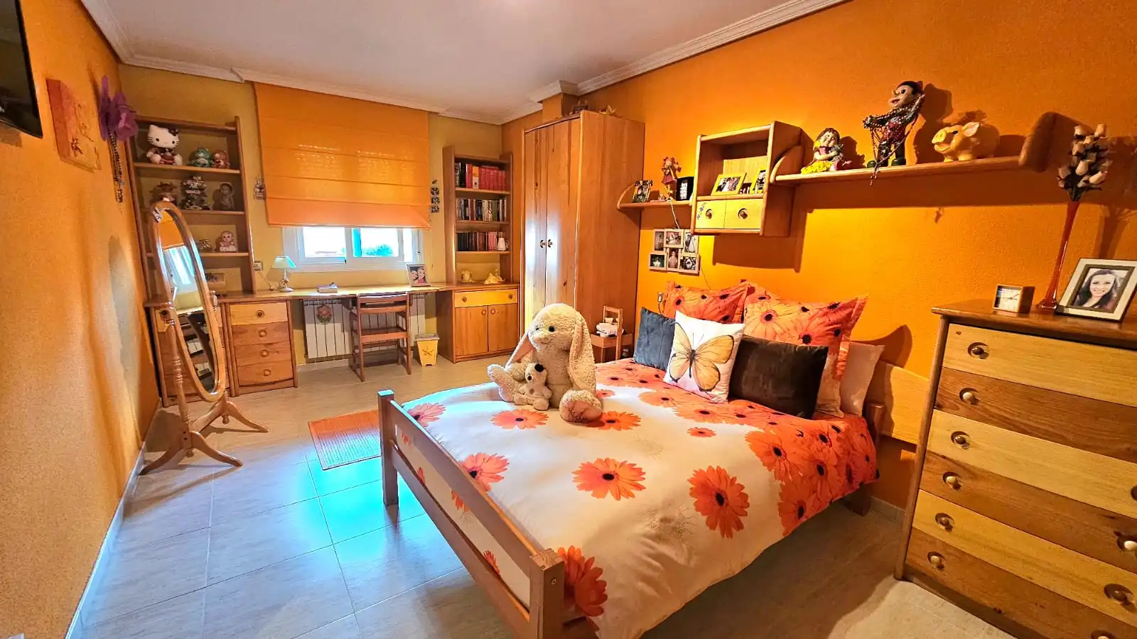 Habitación de Casa adosada en venta en Torrejón de la Calzada con Aire acondicionado, Calefacción y Jardín privado