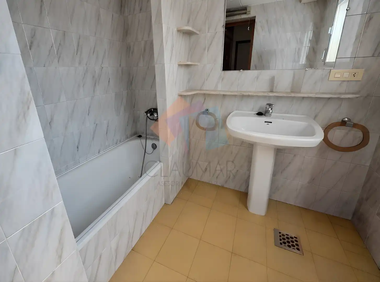 Bany de Casa o xalet en venda en Montitxelvo / Montichelvo amb Jardí privat, Traster i Piscina