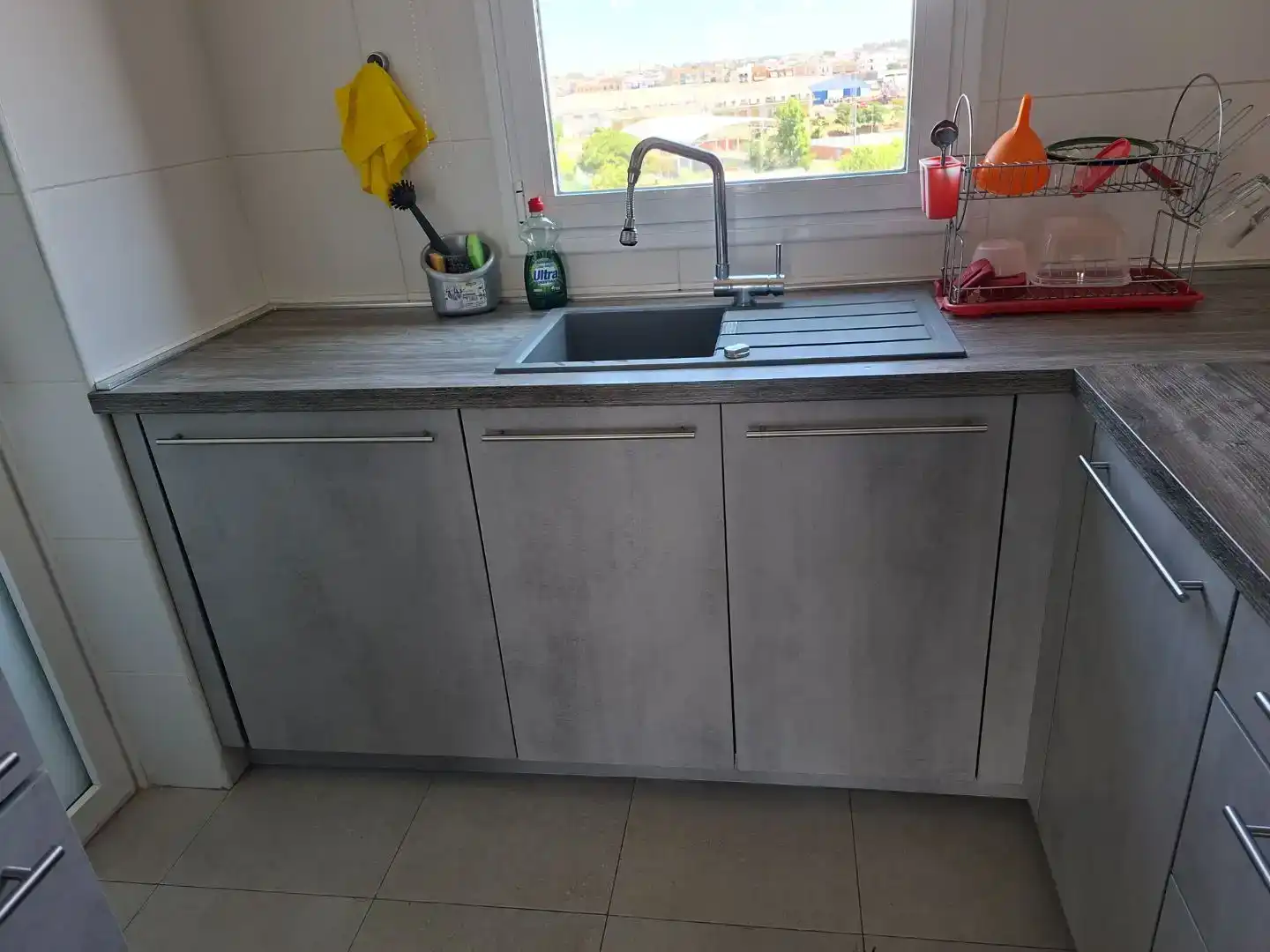 Kitchen of Flat for sale in  Sevilla Capital  with Air Conditioner and Swimming Pool