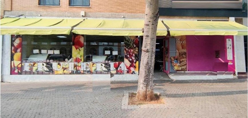 Local en venda en La Puebla de los Infantes amb Moblat