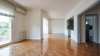Living room of Flat to rent in  Barcelona Capital  with Air Conditioner, Heating and Balcony