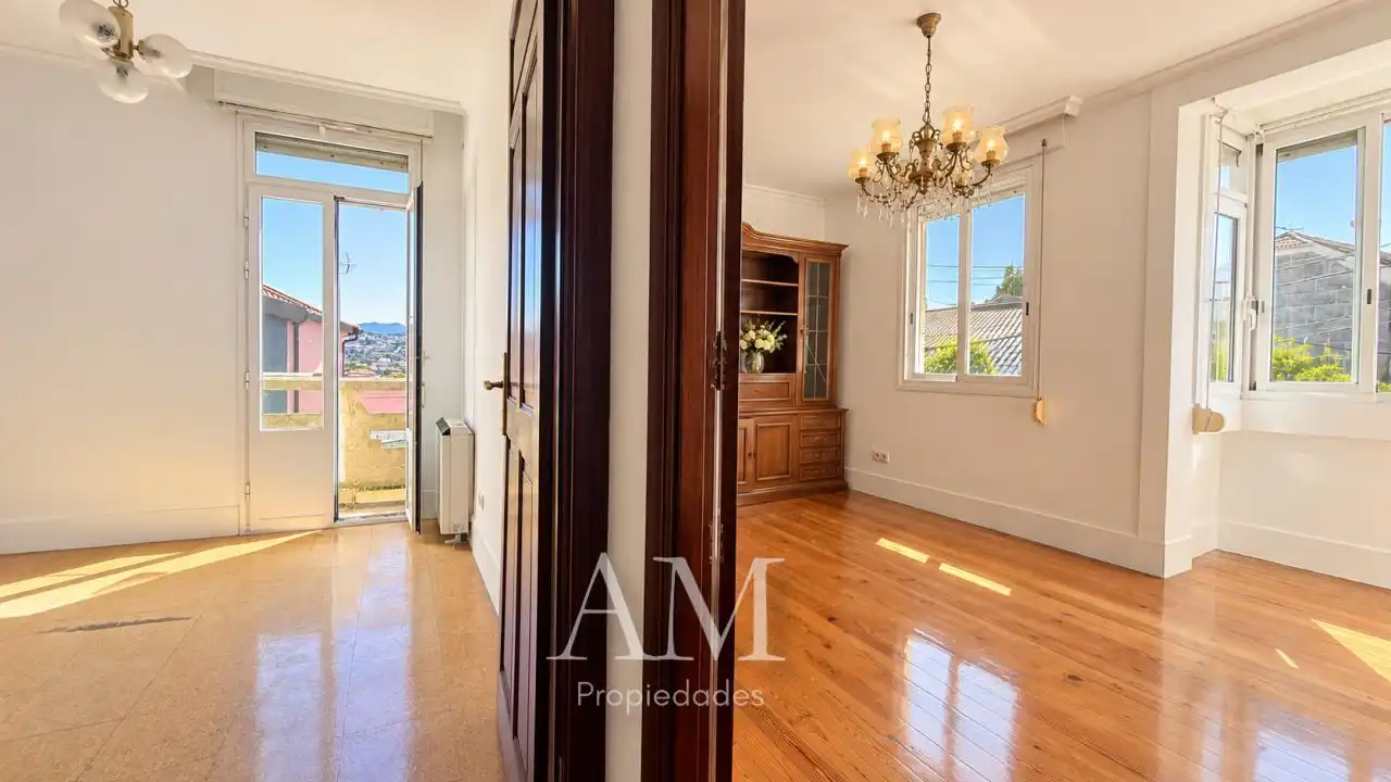 Comedor de Casa o chalet en venta en Vigo  con Calefacción, Jardín privado y Terraza