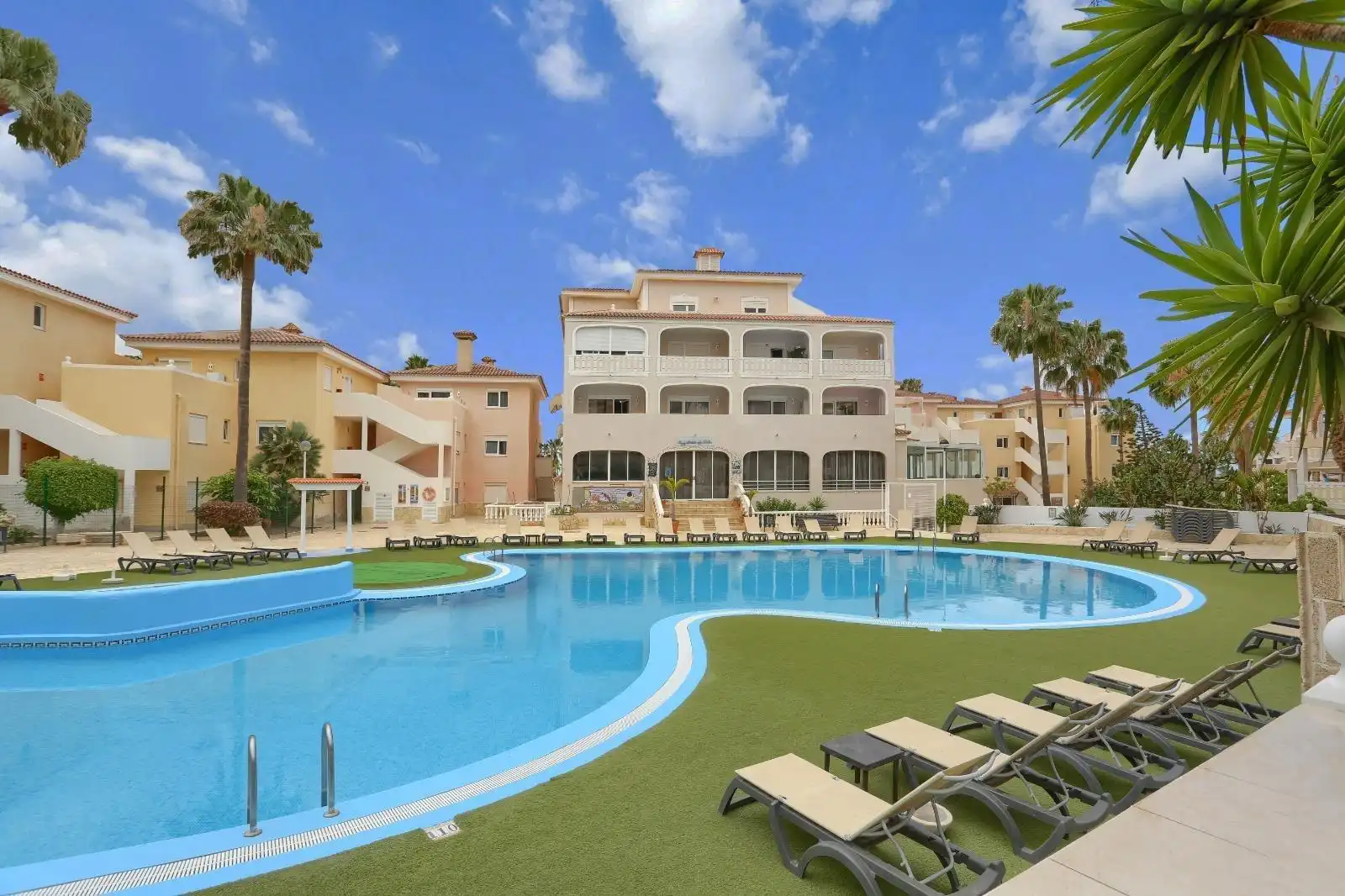 Piscina de Apartamento en venta en Arona con Terraza, Amueblado y Piscina comunitaria