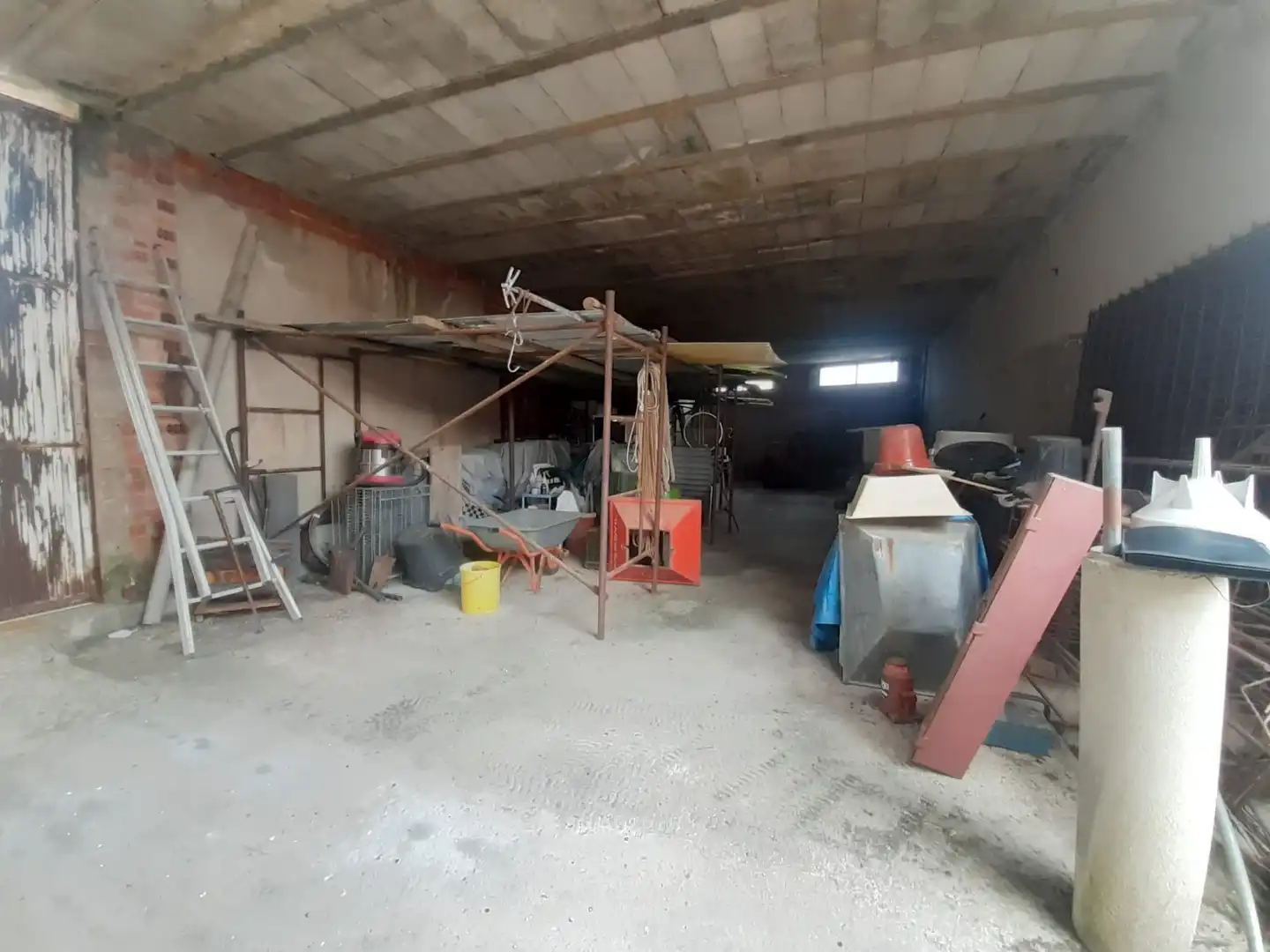 Nau industrial en venda en Fariza